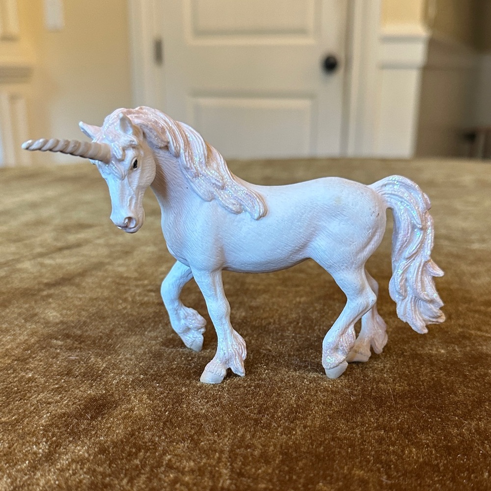 White Unicorn Schlach Fantasy Figurine